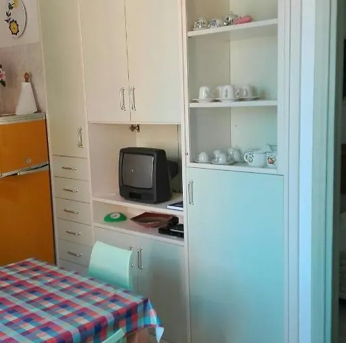 In Paese A شقة